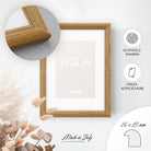 DÖRR Holz-Bilderrahmen Aqua natur, an der Wand aufgehängt, mit Detailansicht der modernen, halbrunden Rahmenleiste