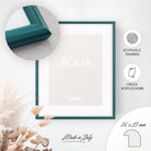 DÖRR Holz-Bilderrahmen Aqua petrol, an der Wand aufgehängt, mit Detailansicht der modernen, halbrunden Rahmenleiste