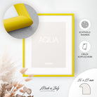 DÖRR Holz-Bilderrahmen Aqua gelb, an der Wand aufgehängt, mit Detailansicht der modernen, halbrunden Rahmenleiste