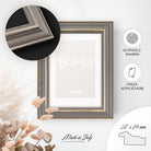 DÖRR Holz-Bilderrahmen Boho in Grau im Vintage-Stil, an der Wand aufgehängt, mit Detailansicht der strukturierten Leiste