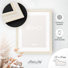 DÖRR Holz-Bilderrahmen Boho in Natur im Vintage-Stil, an der Wand aufgehängt, mit Detailansicht der strukturierten Leiste