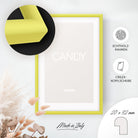 DÖRR Holz-Bilderrahmen Candy gelb, an der Wand aufgehängt, mit Detailansicht der massiven, halbrunden Rahmenleiste