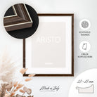 DÖRR Echtholz-Bilderrahmen Aristo dunkelbraun, dekorativ an der Wand aufgehängt, mit Detailansicht der 25 x 15 mm Leiste mit Goldkanten