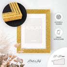 DÖRR Echtholz-Bilderrahmen Aurora antik-gold, dekorativ an der Wand aufgehängt, mit Detailansicht der 20 x 15 mm Leiste in Stufenoptik